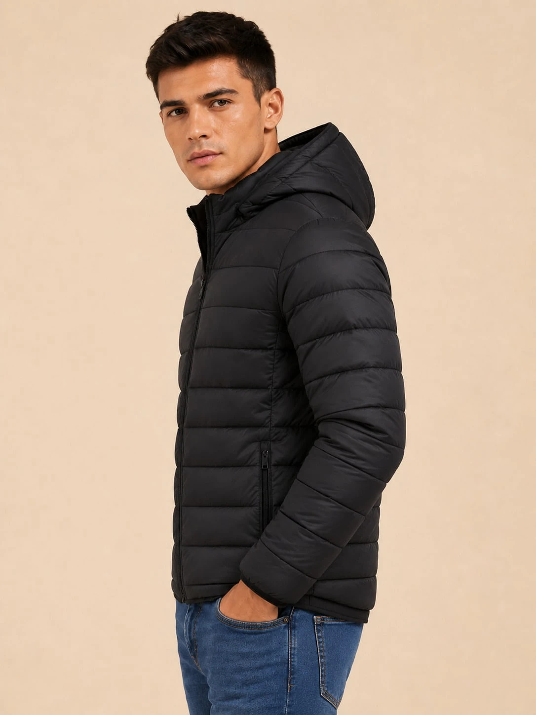 Jaqueta puffer preta, lateral